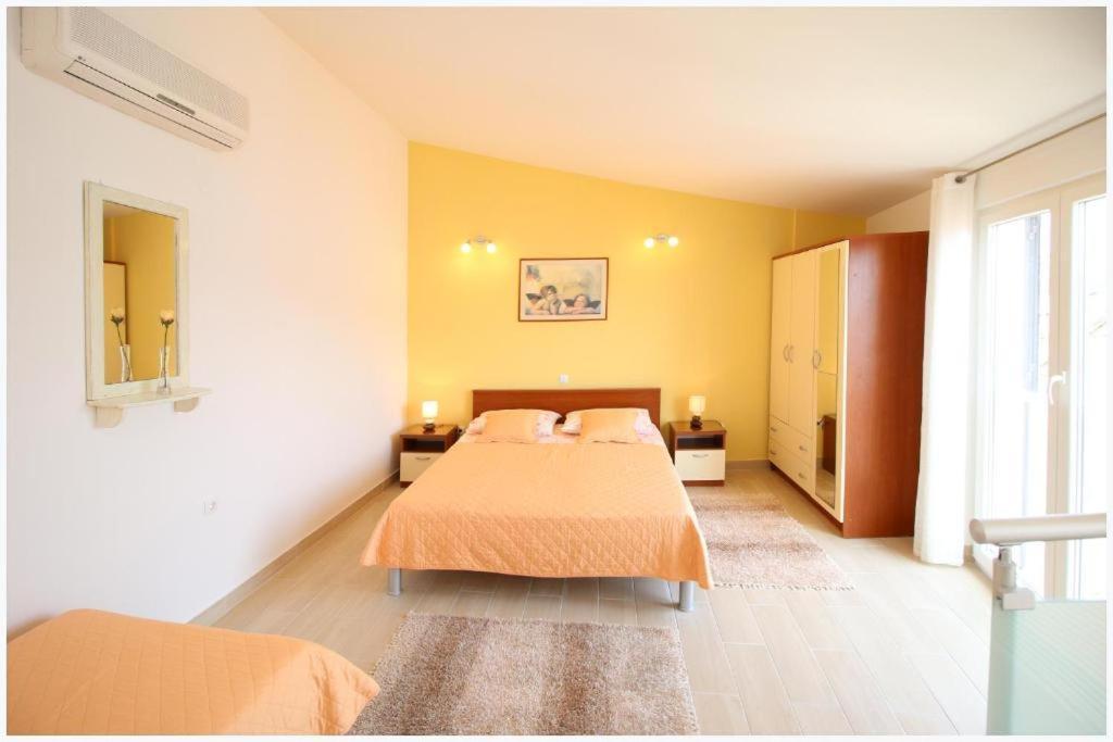 Apartment Karmela Primosten Exterior photo